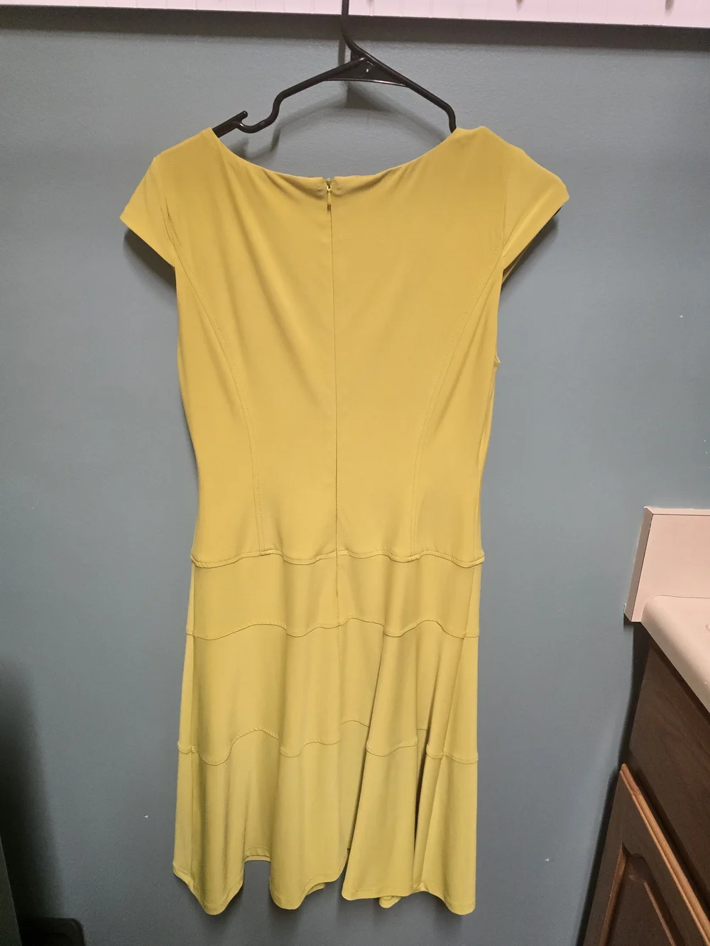 Anne Klein Cap Sleeve Dress Chartreuse Citron Green Tiered Skirt Size 4